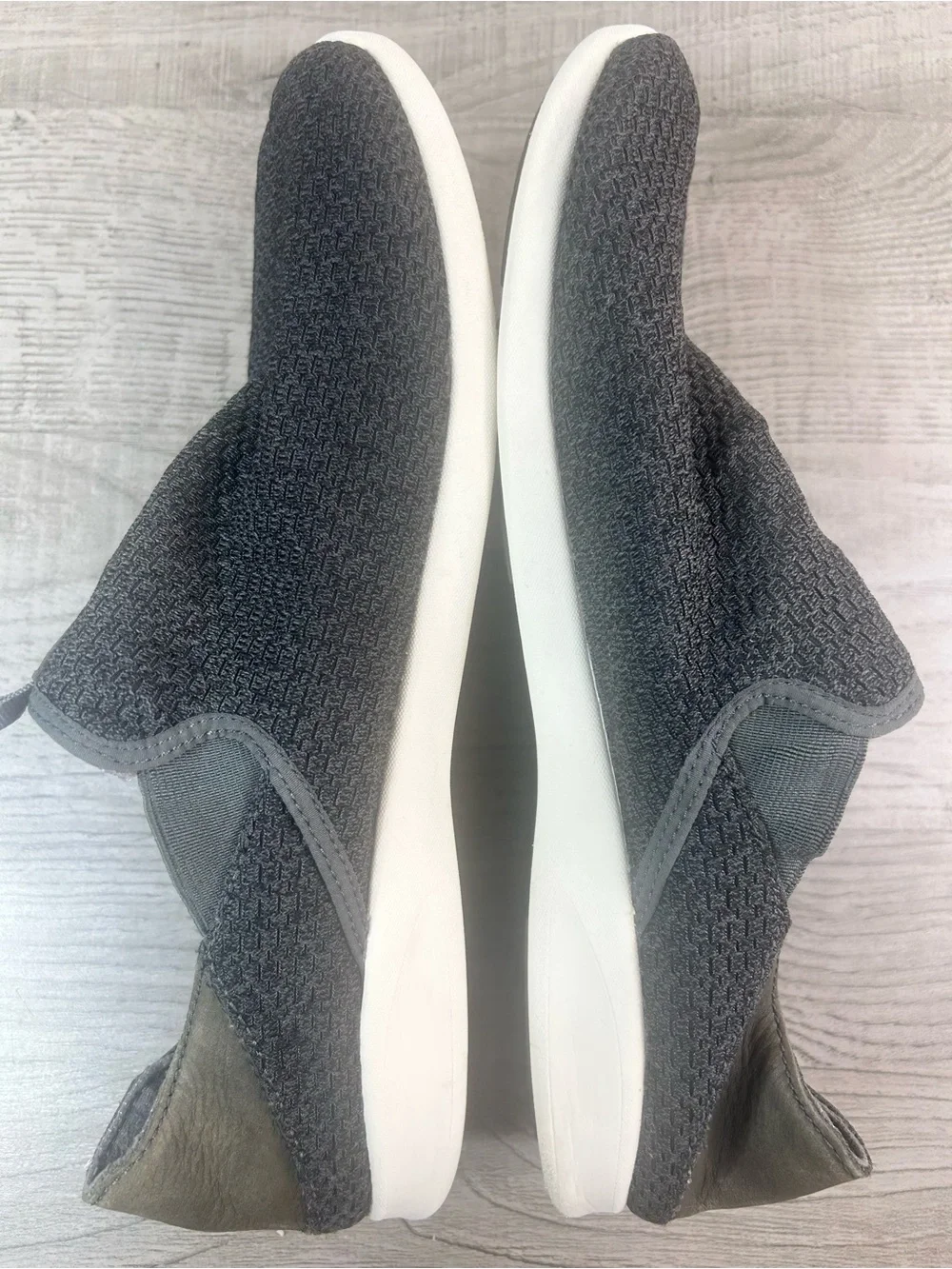 OluKai Men’s Gray Mesh Slip-On Comfort Sneakers Shoes Size 12